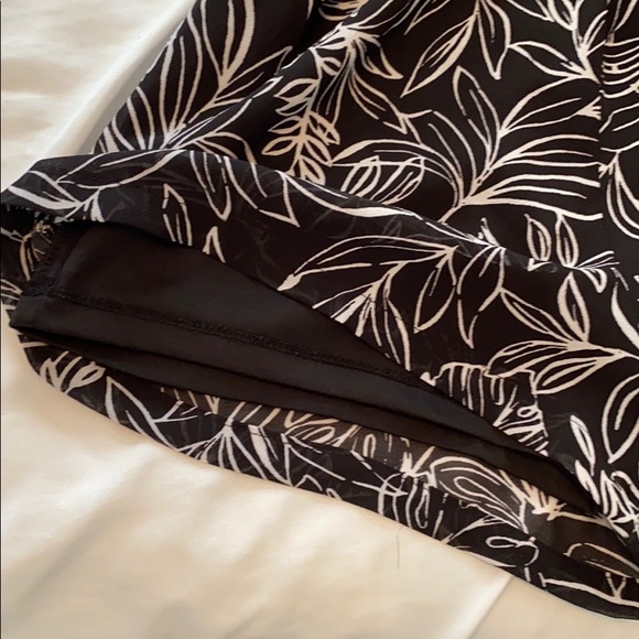 Strapless black and white romper - Picture 4 of 4